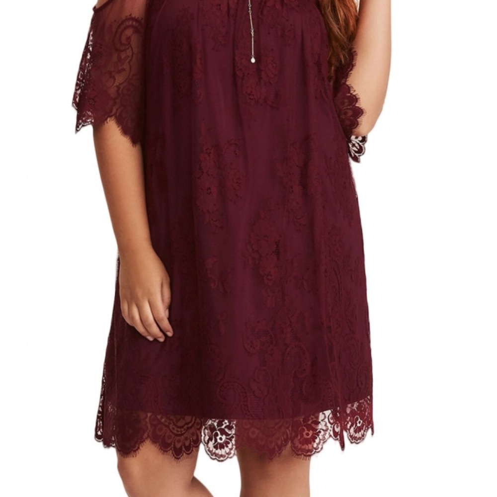 💄Burgundy Lace Cold Shoulder Dress - Picture 3 of 6